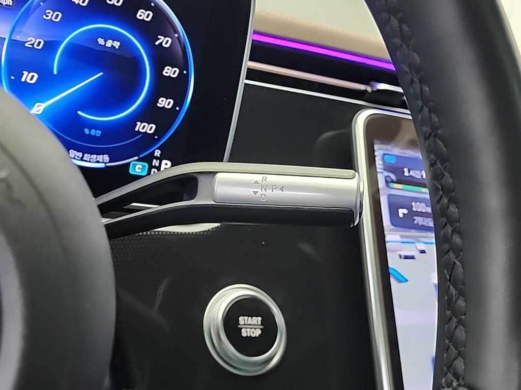 Mercedes Benz EQS - Vista 8