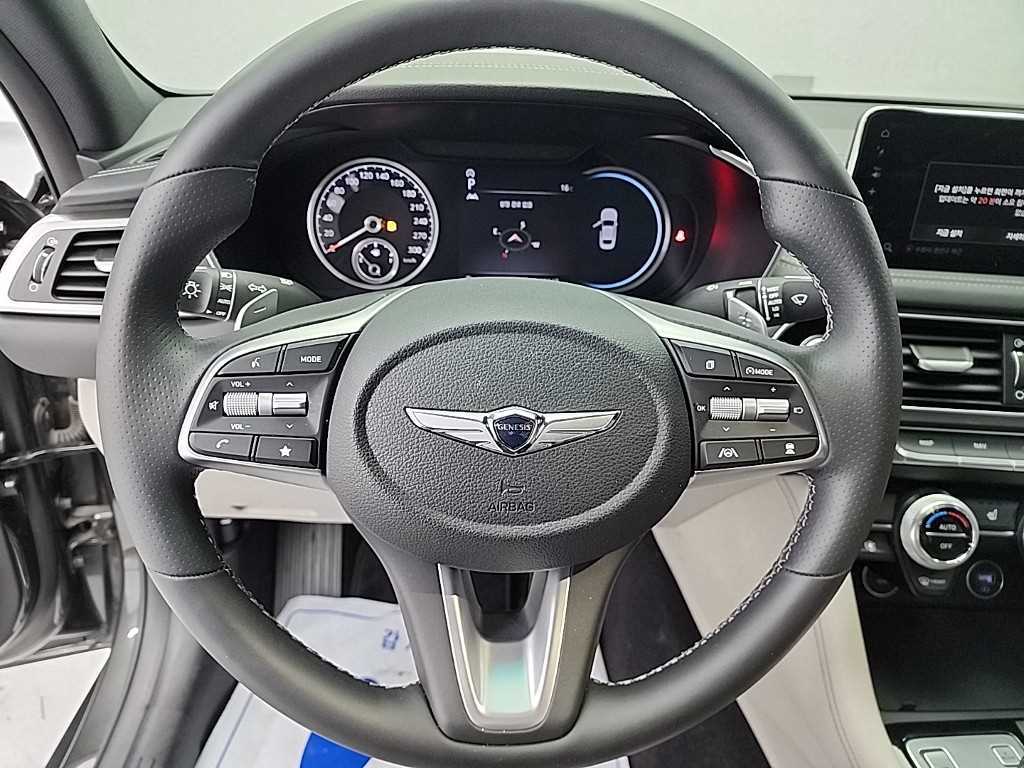 Genesis G70 - Vista 9