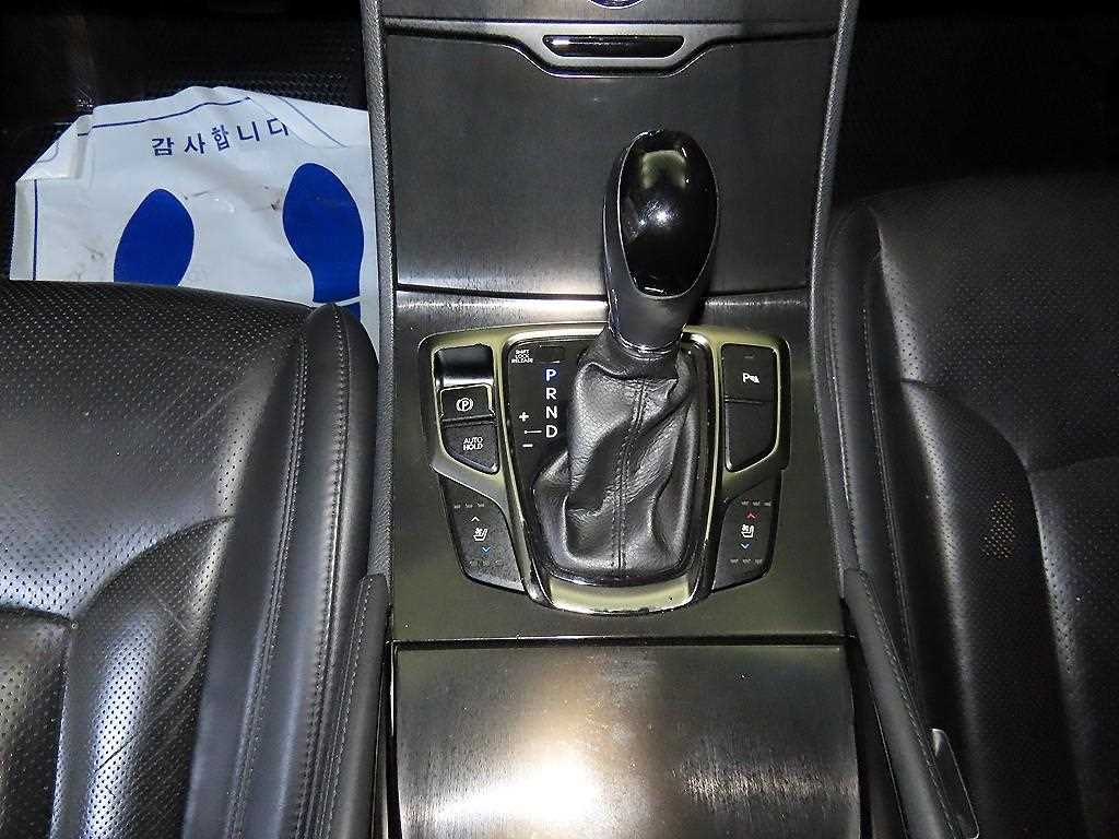 HYUNDAI Grandeur - Vista 12