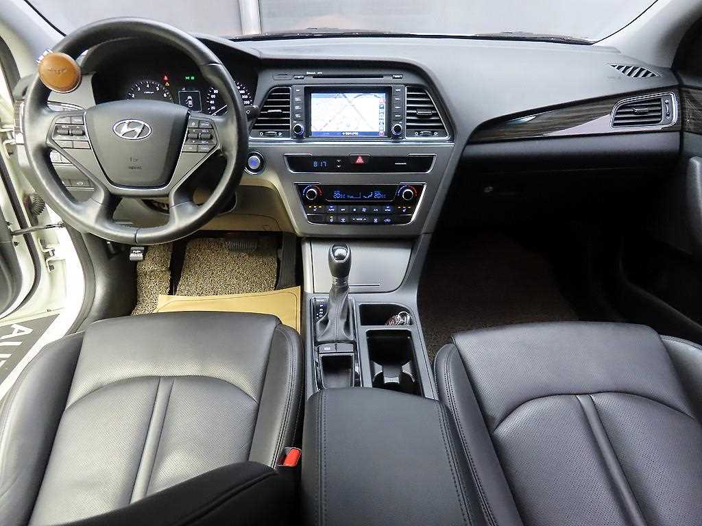 HYUNDAI Sonata - Vista 7