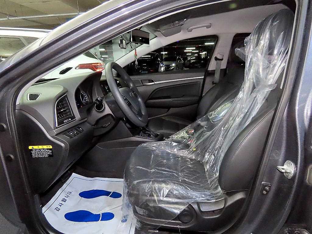 HYUNDAI Avante - Vista 6