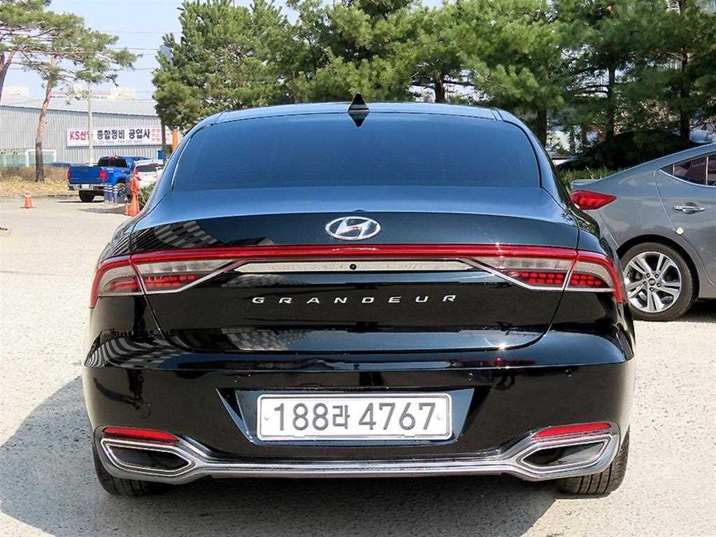 HYUNDAI Grandeur - Vista 4