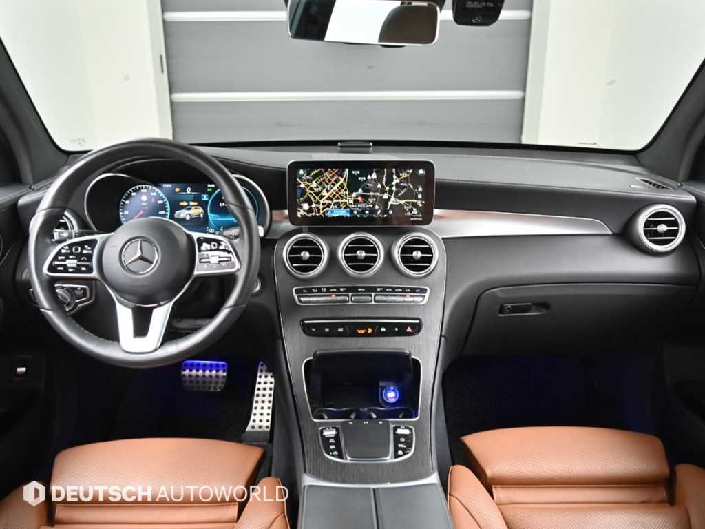 Mercedes Benz GLC Class - Vista 7