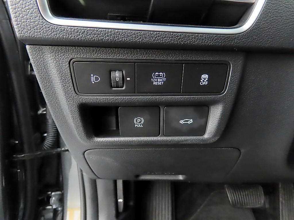 HYUNDAI Sonata - Vista 12