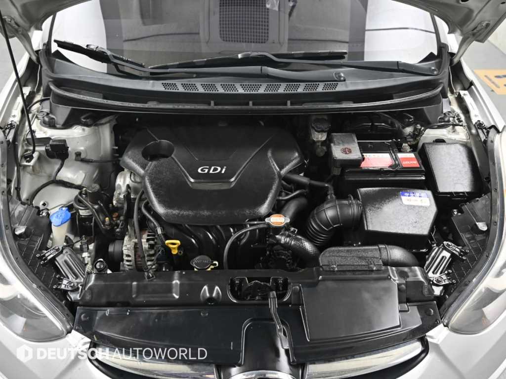 HYUNDAI Avante - Vista 6