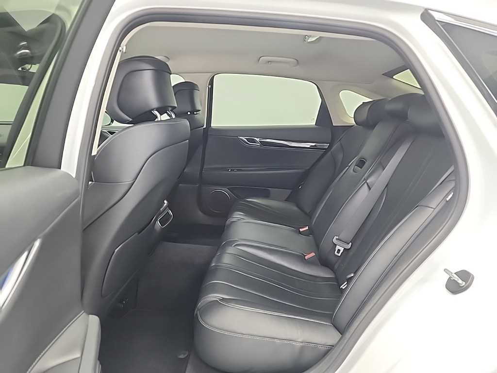 Genesis G80 - Vista 12