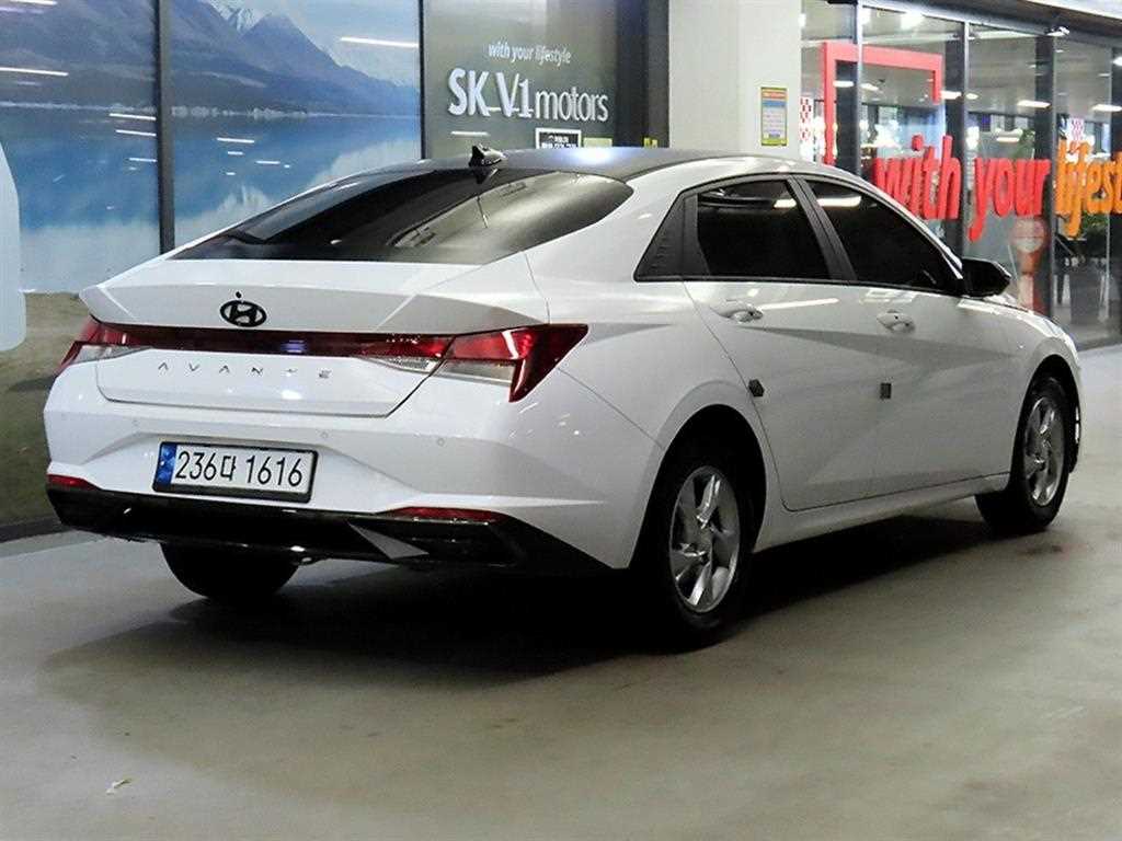 HYUNDAI Avante - Vista 4