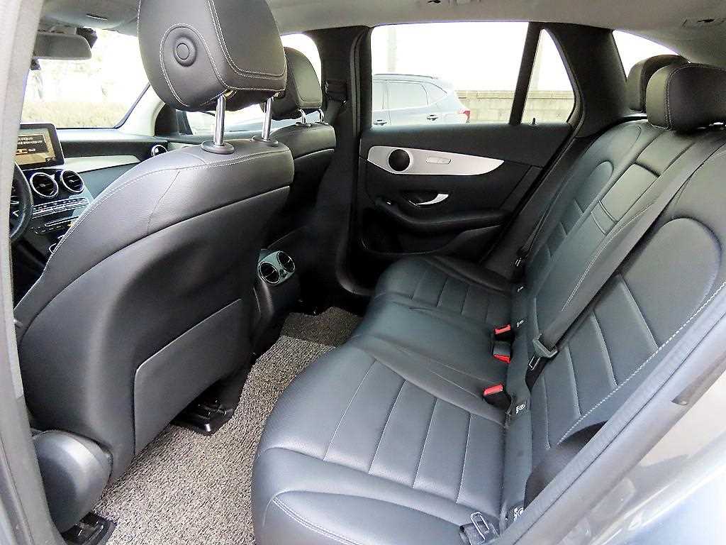 Mercedes Benz GLC Class - Vista 6