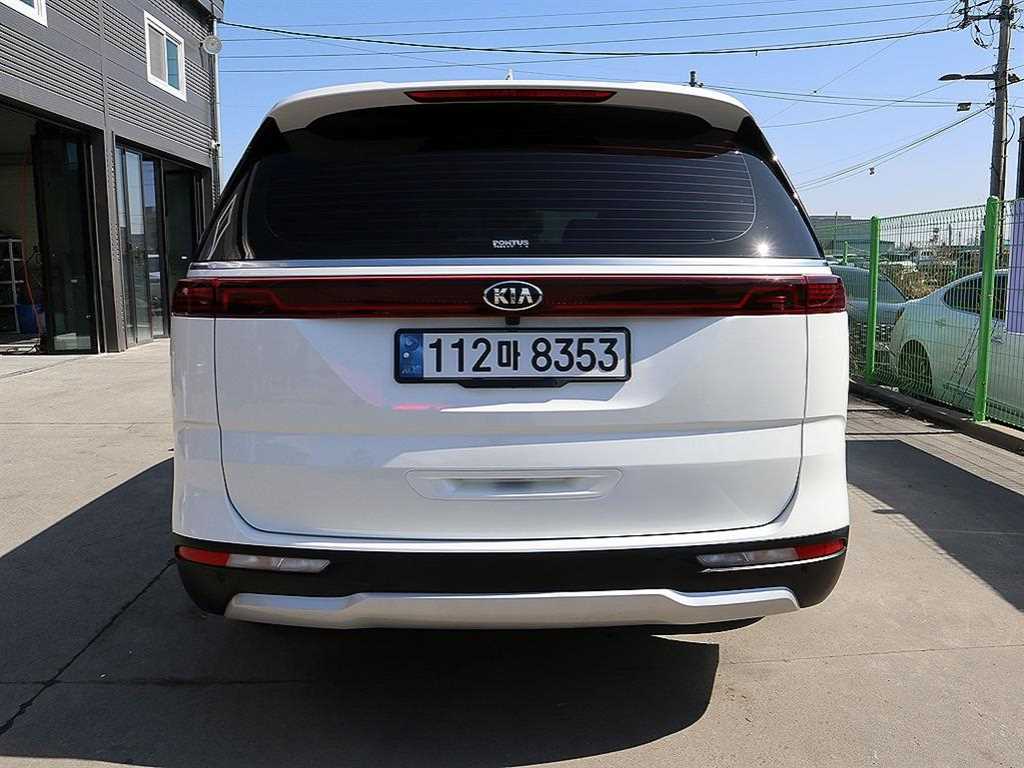 KIA Carnival - Vista 4