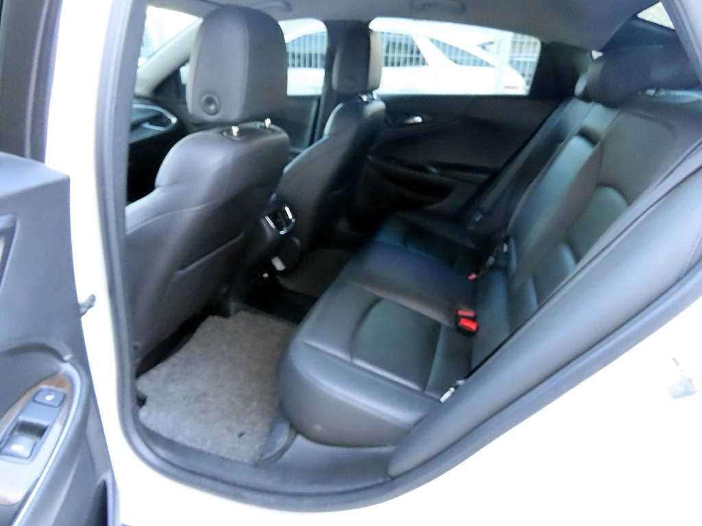 Chevrolet Malibu - Vista 6