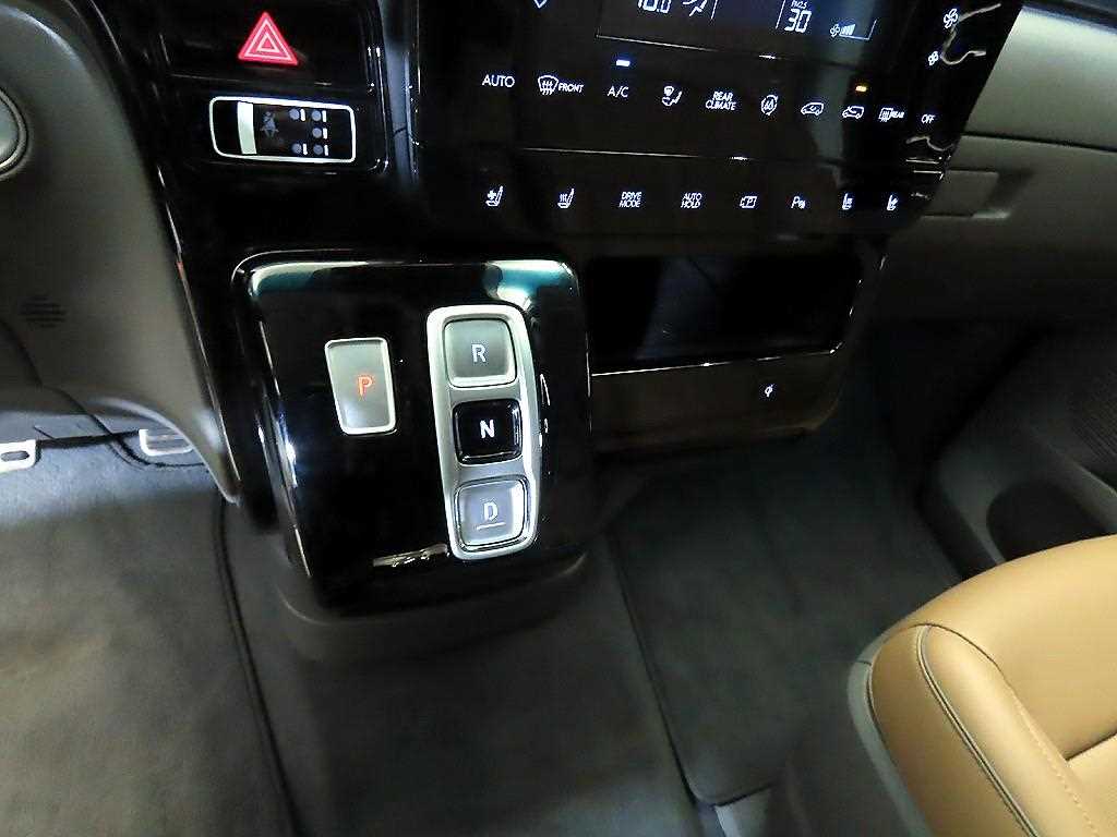 HYUNDAI Staria - Vista 12