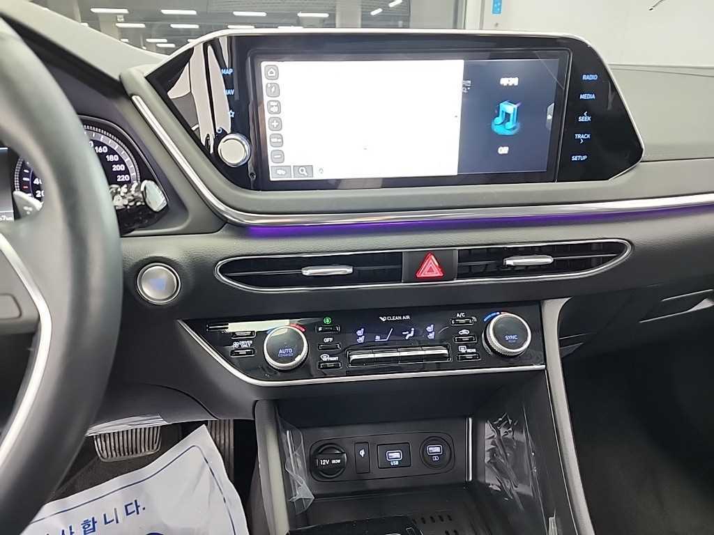 HYUNDAI Sonata - Vista 11