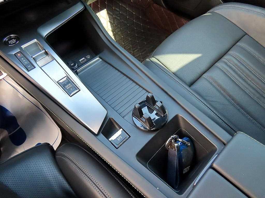 Peugeot 408 - Vista 11