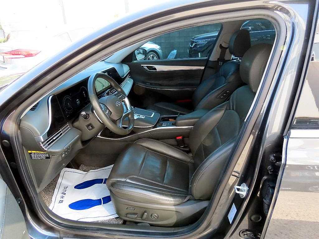 HYUNDAI Grandeur - Vista 5