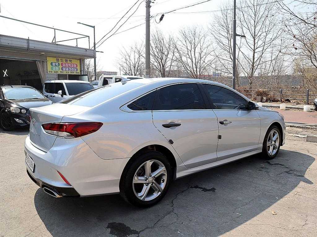 HYUNDAI Sonata - Vista 4