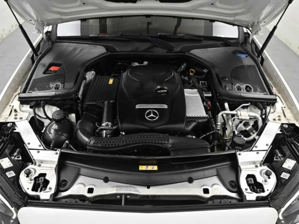 Mercedes Benz E class - Vista 6