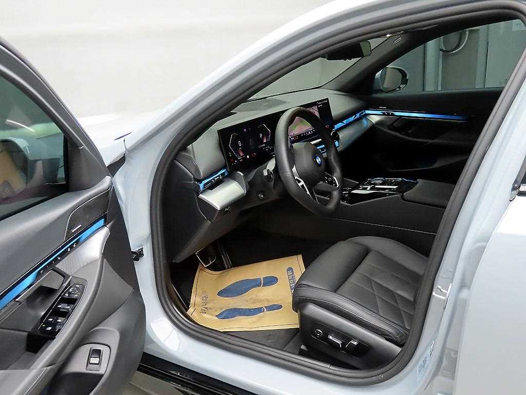 BMW 5 Series - Vista 5