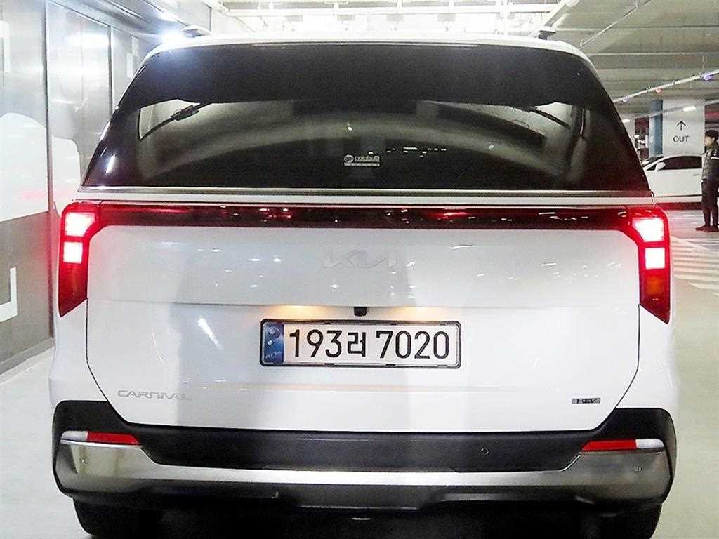 KIA Carnival - Vista 5