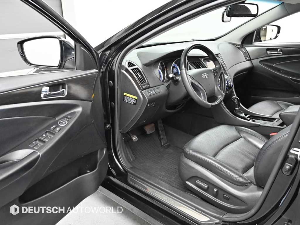 HYUNDAI Sonata - Vista 9