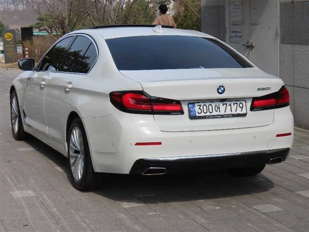 BMW 5 Series - Vista 4