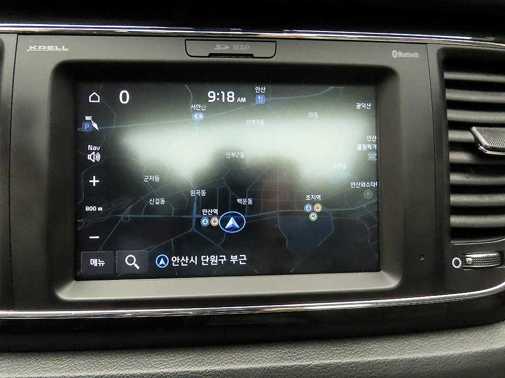 KIA Carnival - Vista 8