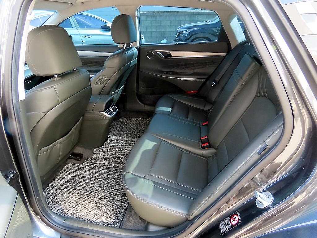 HYUNDAI Grandeur - Vista 6
