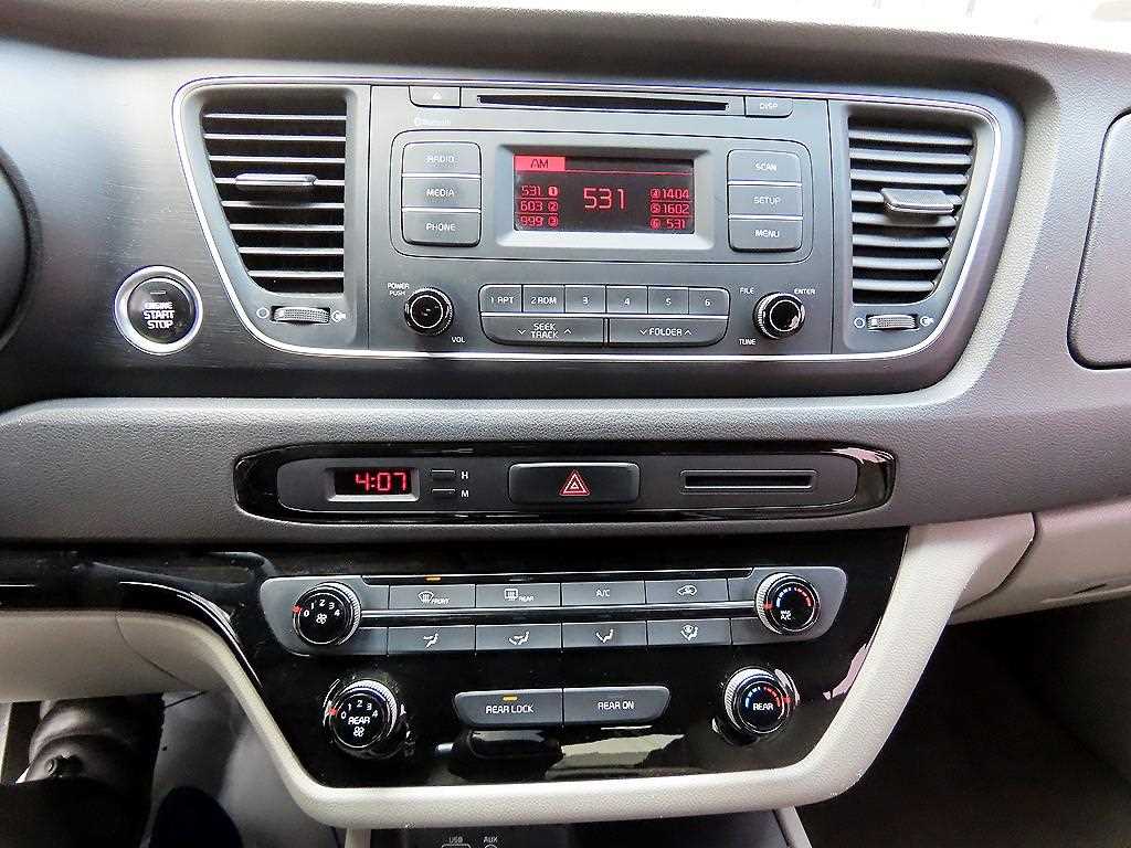 KIA Carnival 2015 Negro - Importación desde Corea - HF Imports Iquique - Foto 14