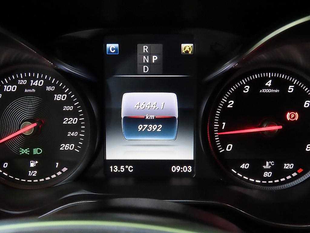 Mercedes Benz C Class - Vista 12