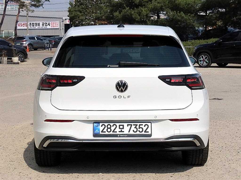 Volkswagen Golf - Vista 4