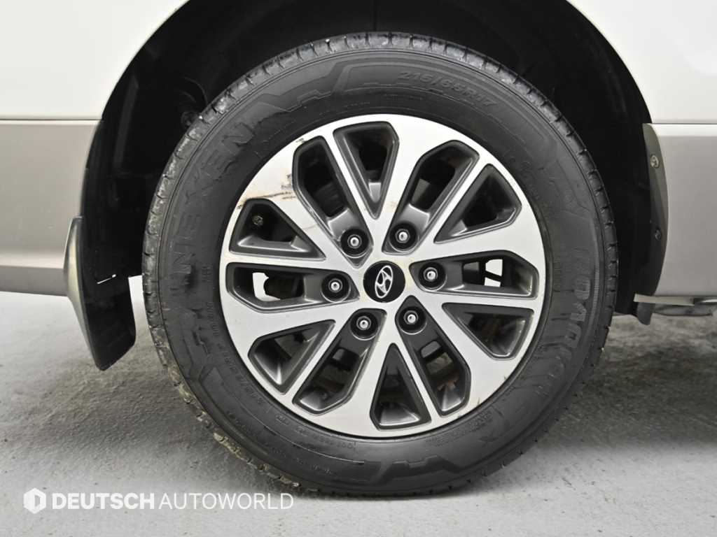 HYUNDAI Starex - Vista 5