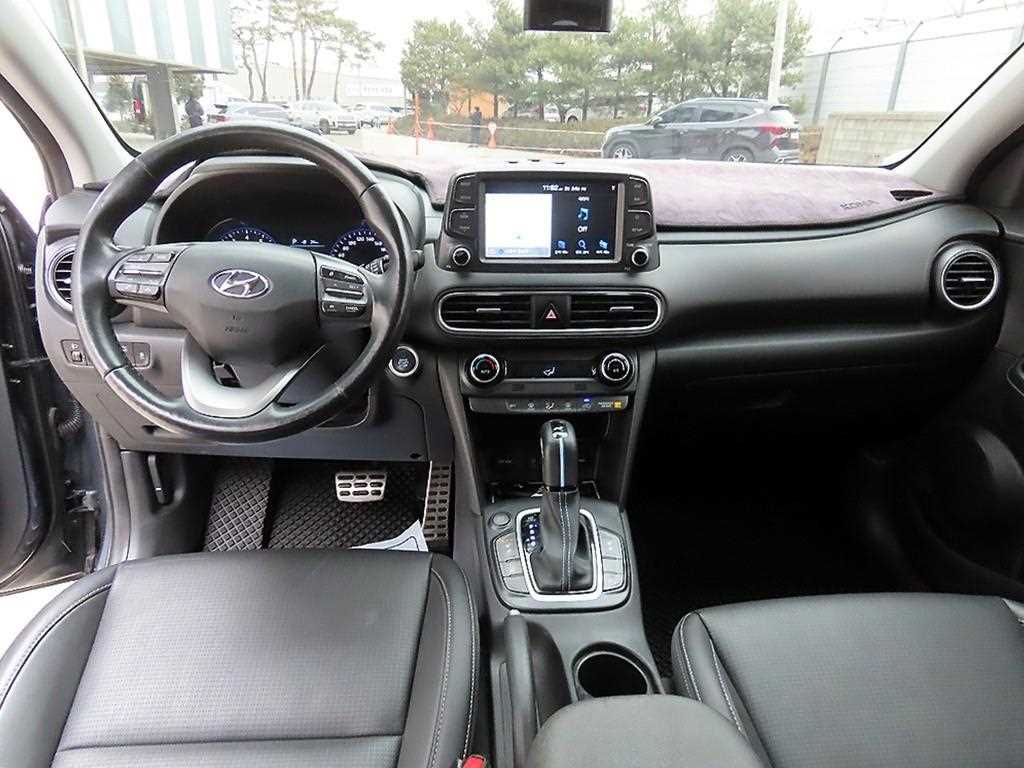 HYUNDAI Kona - Vista 7