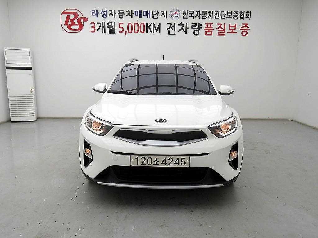 KIA Stonic 2018 Blanco - Importación desde Corea - HF Imports Iquique - Foto 1