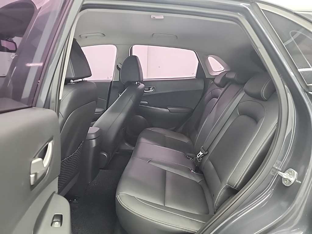 HYUNDAI Kona - Vista 12