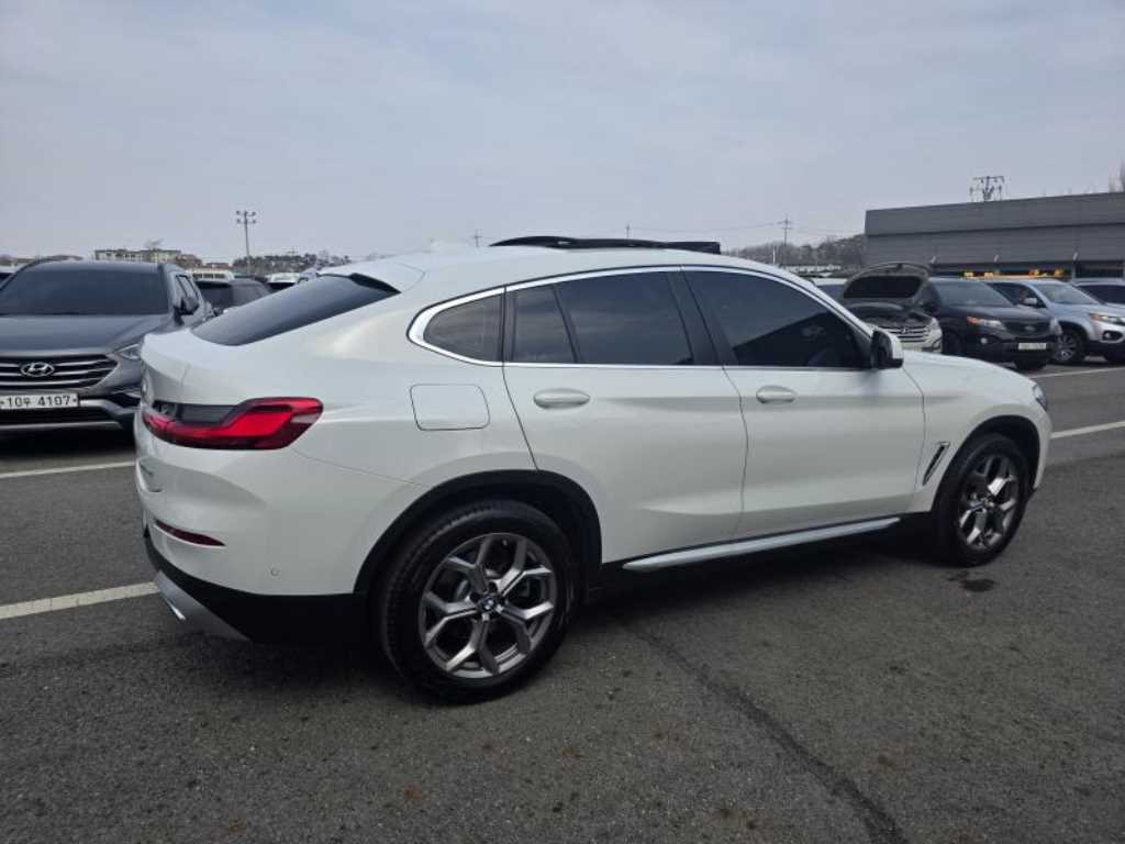 BMW X4 - Vista 4