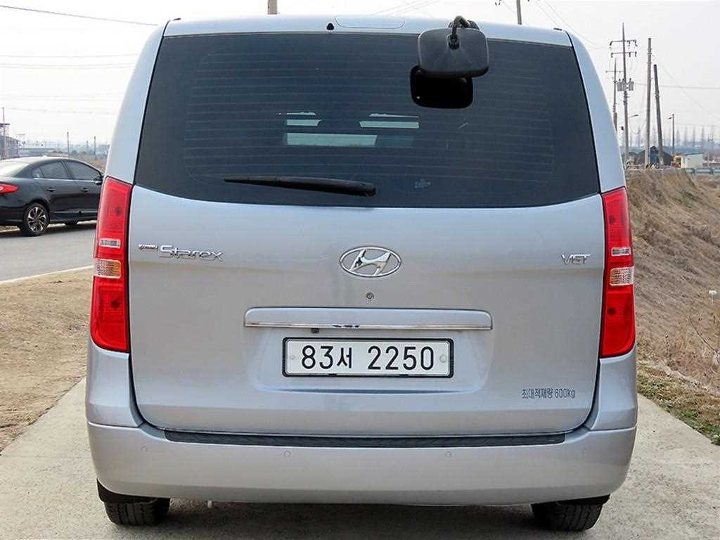HYUNDAI Starex - Vista 4