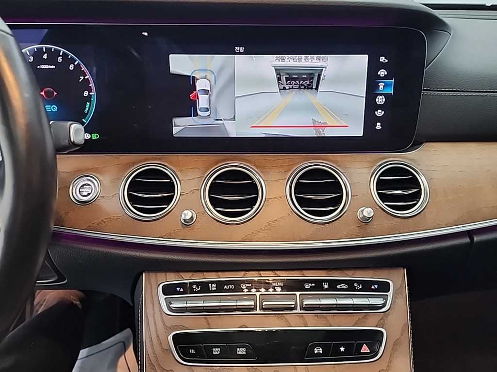 Mercedes Benz E class - Vista 10