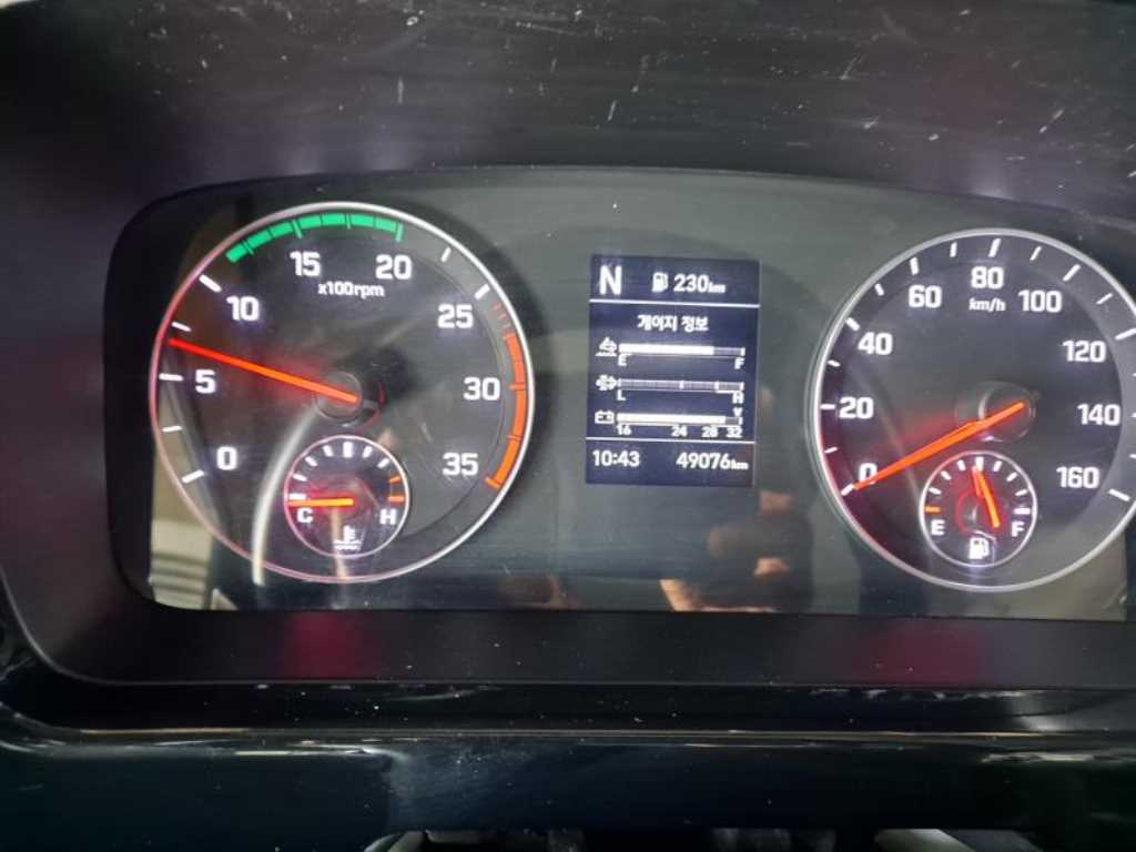 medium and large bus Hyundai bus - Vista 10