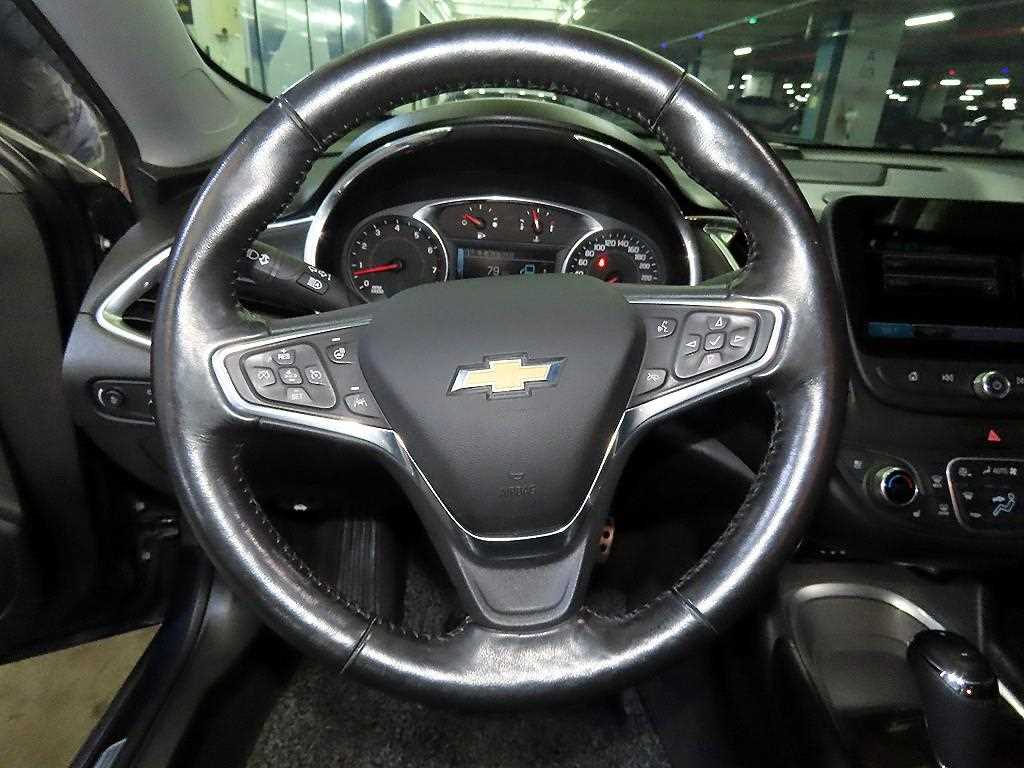 Chevrolet Malibu - Vista 8