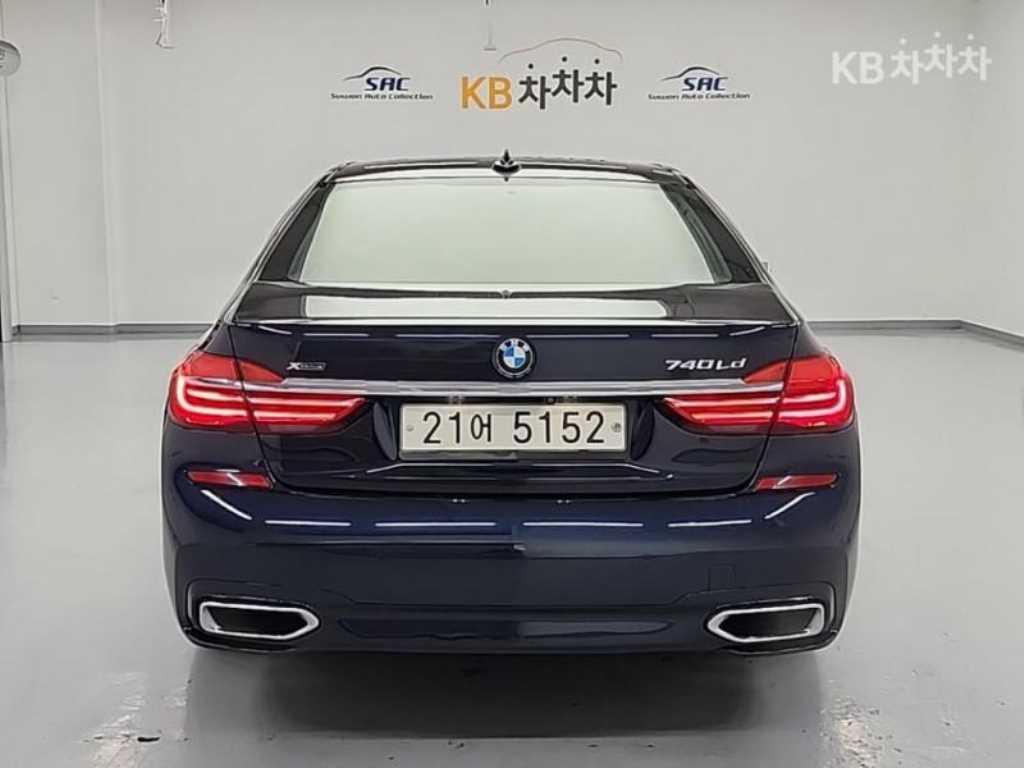 BMW 7 Series - Vista 4