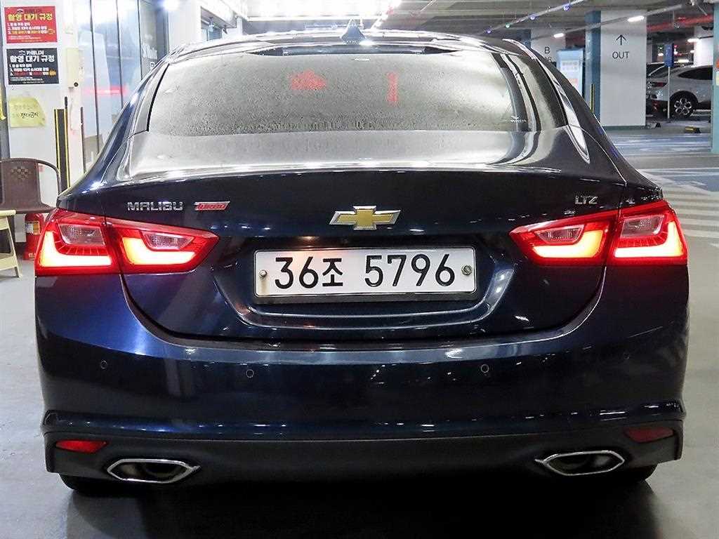 Chevrolet Malibu - Vista 5