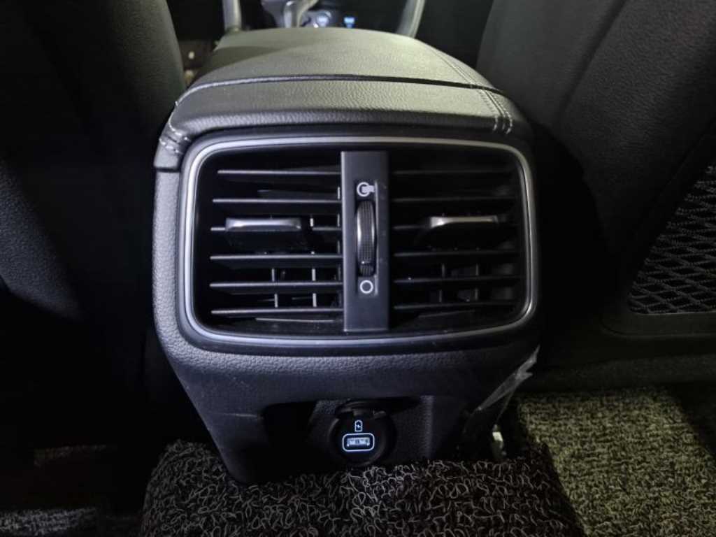 Genesis G70 - Vista 12