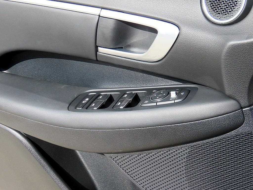 HYUNDAI Sonata - Vista 11