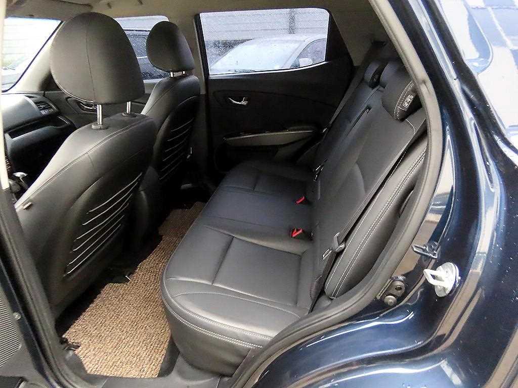 Ssangyong Tivoli - Vista 6