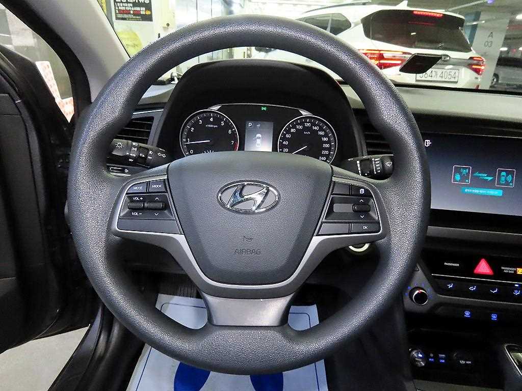 HYUNDAI Avante - Vista 8