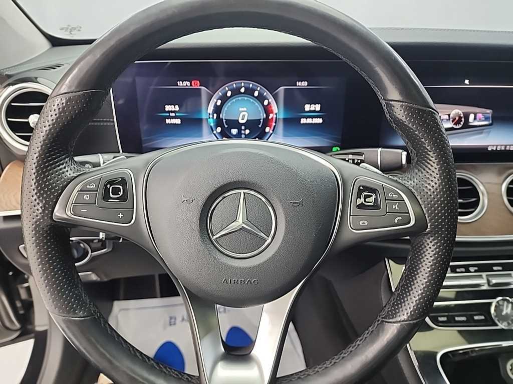 Mercedes Benz E class - Vista 9