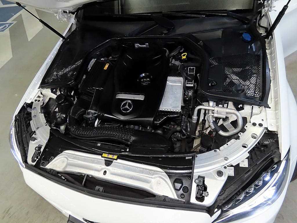 Mercedes Benz C Class 2017 Blanco - Importación desde Corea - HF Imports Iquique - Foto 19