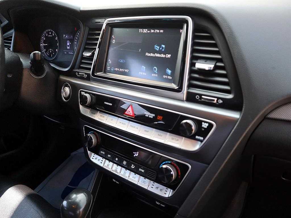 HYUNDAI Sonata - Vista 11