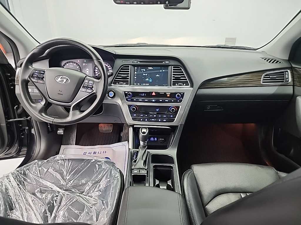 HYUNDAI Sonata - Vista 7