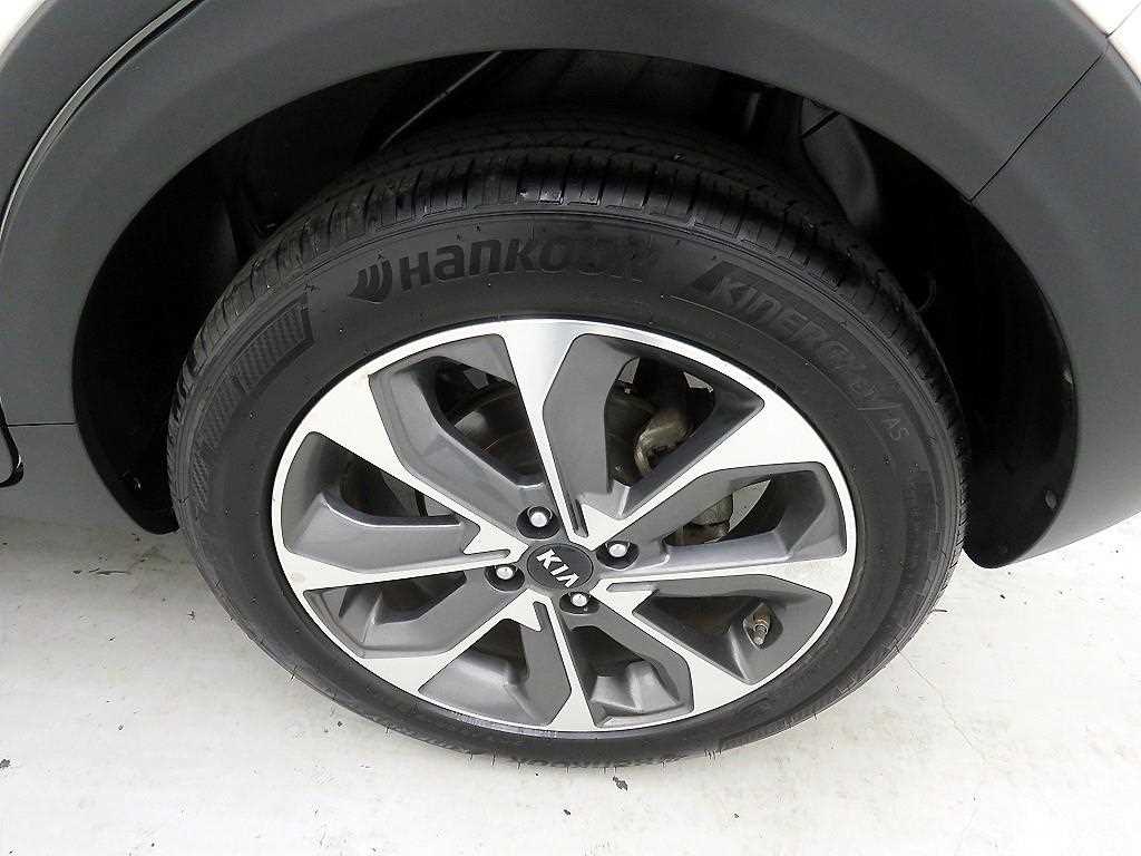 KIA Stonic 2018 Blanco - Importación desde Corea - HF Imports Iquique - Foto 19