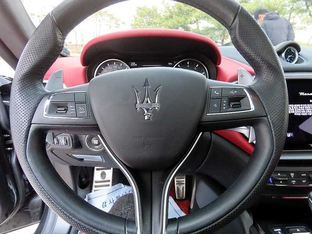 Maserati Ghibli - Vista 8